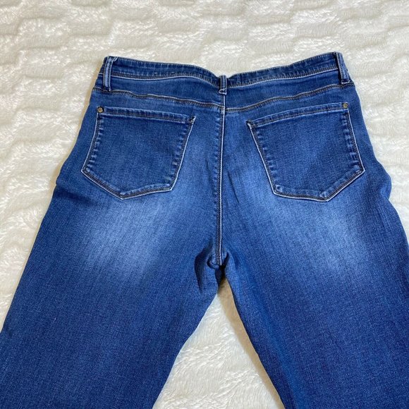 Reitmans Women's Size 30 Mid Rise Strait Leg Jeans - Picture 5 of 11